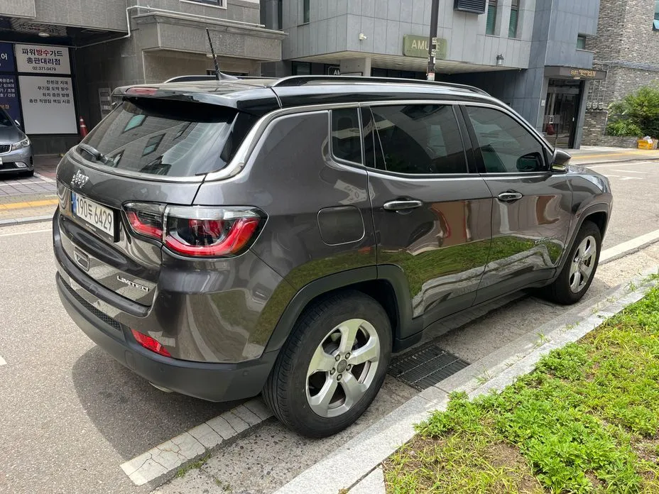 Jeep Compass — фото 10