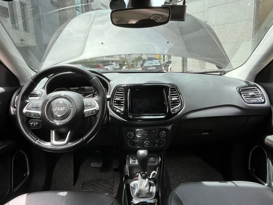 Jeep Compass — фото 2