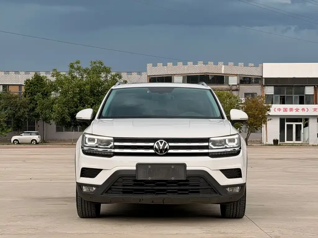 Volkswagen Tharu — фото 1