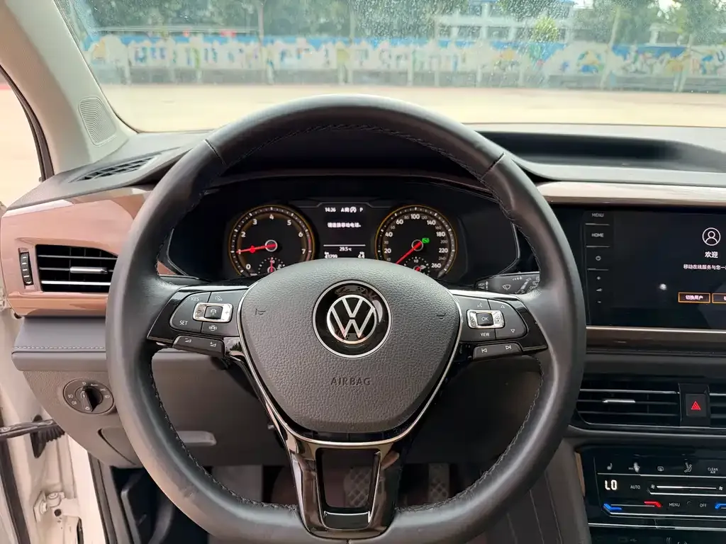 Volkswagen Tharu — фото 4