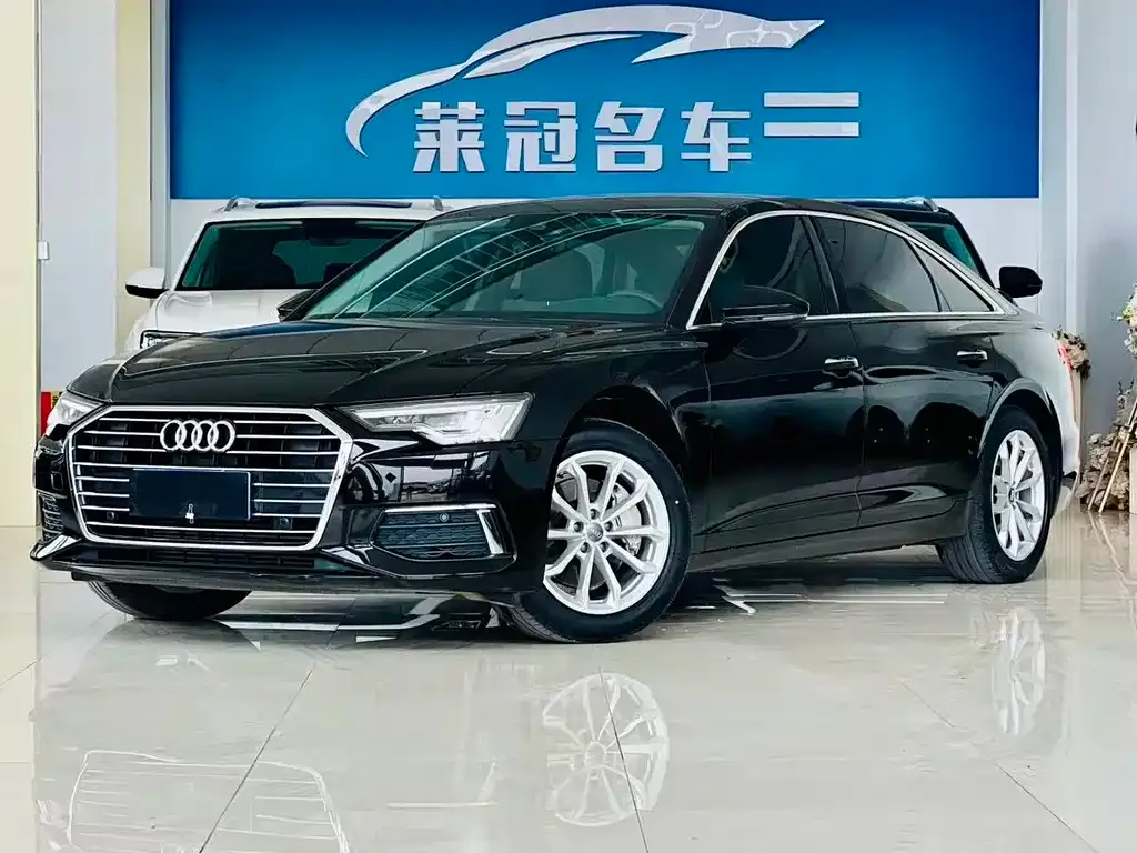 Audi A6L — фото 1
