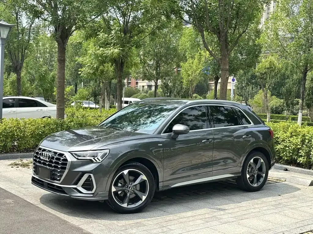 Audi Q3 — фото 10