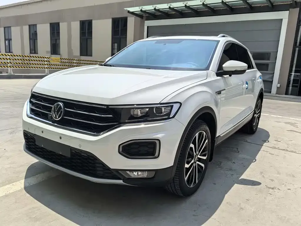 Volkswagen T-Roc — фото 1