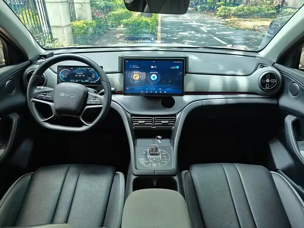 BYD Seal 05 DM-i — фото 9