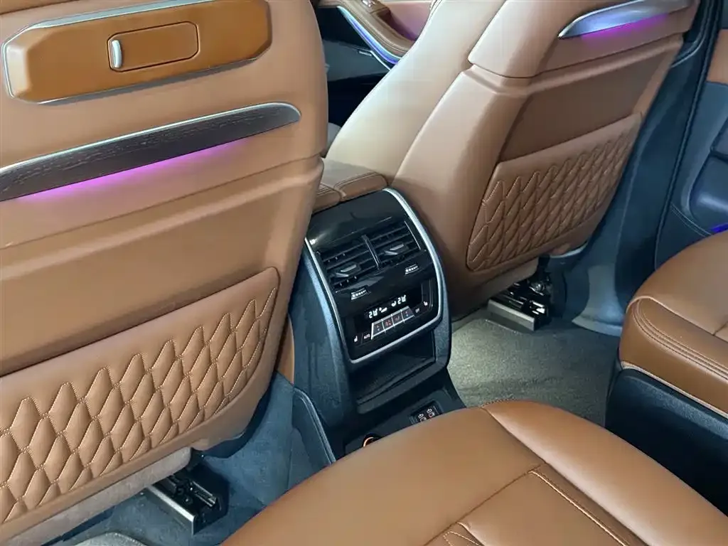 BMW X7 M60i — фото 4