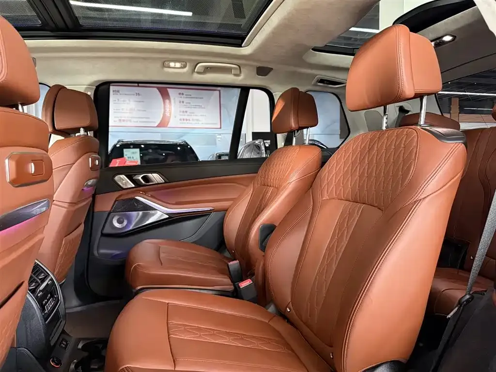 BMW X7 M60i — фото 3