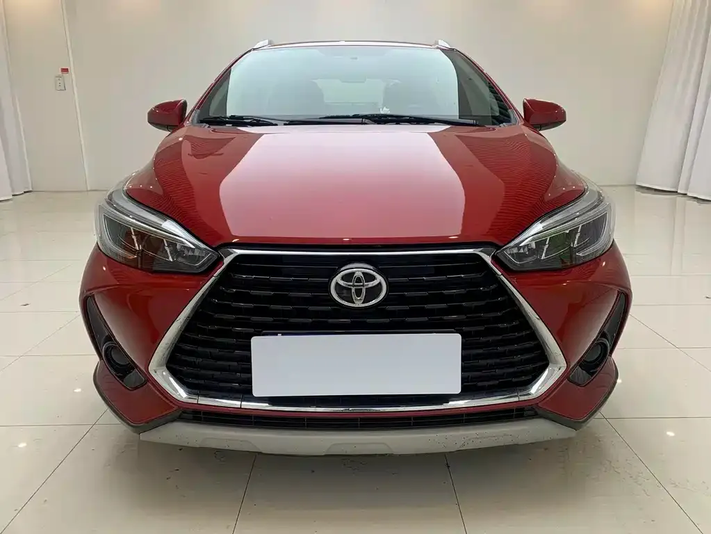 Toyota Yaris L — фото 3
