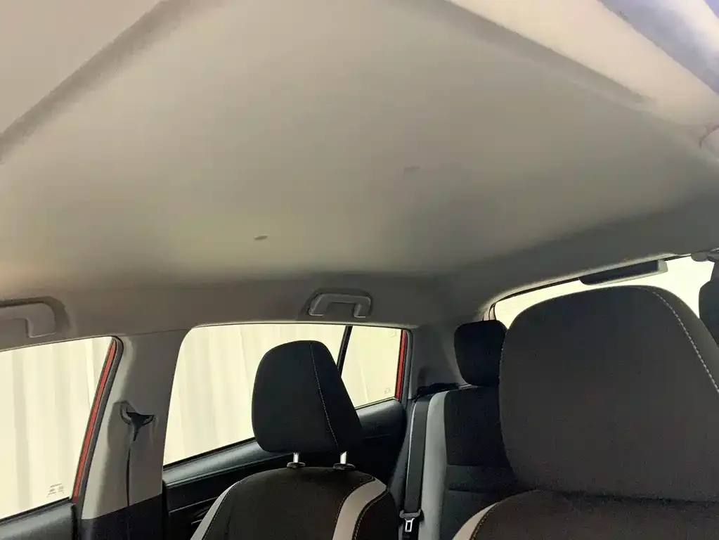 Toyota Yaris L — фото 2