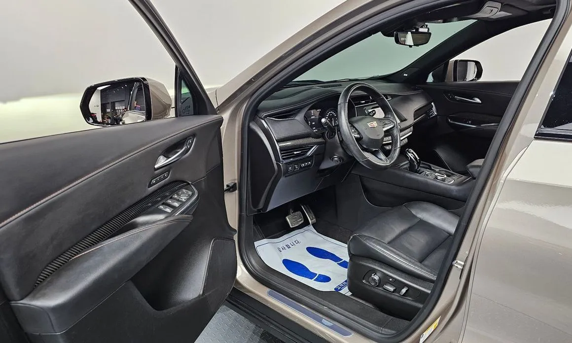 Cadillac XT4 — фото 4