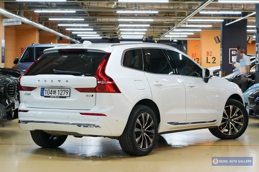 Volvo XC60 — фото 9