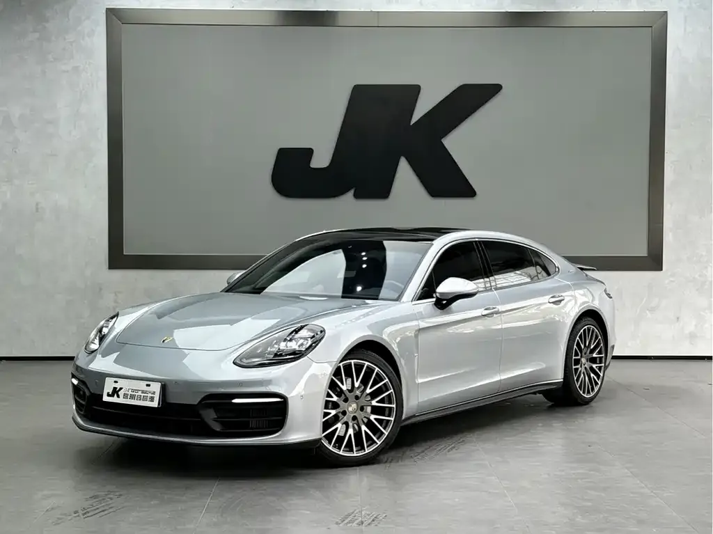 Porsche Panamera — фото 1