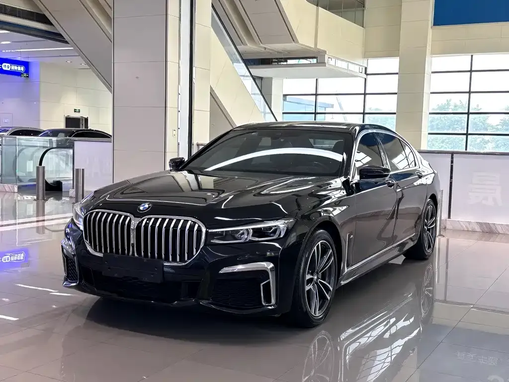 BMW 7 Series — фото 1