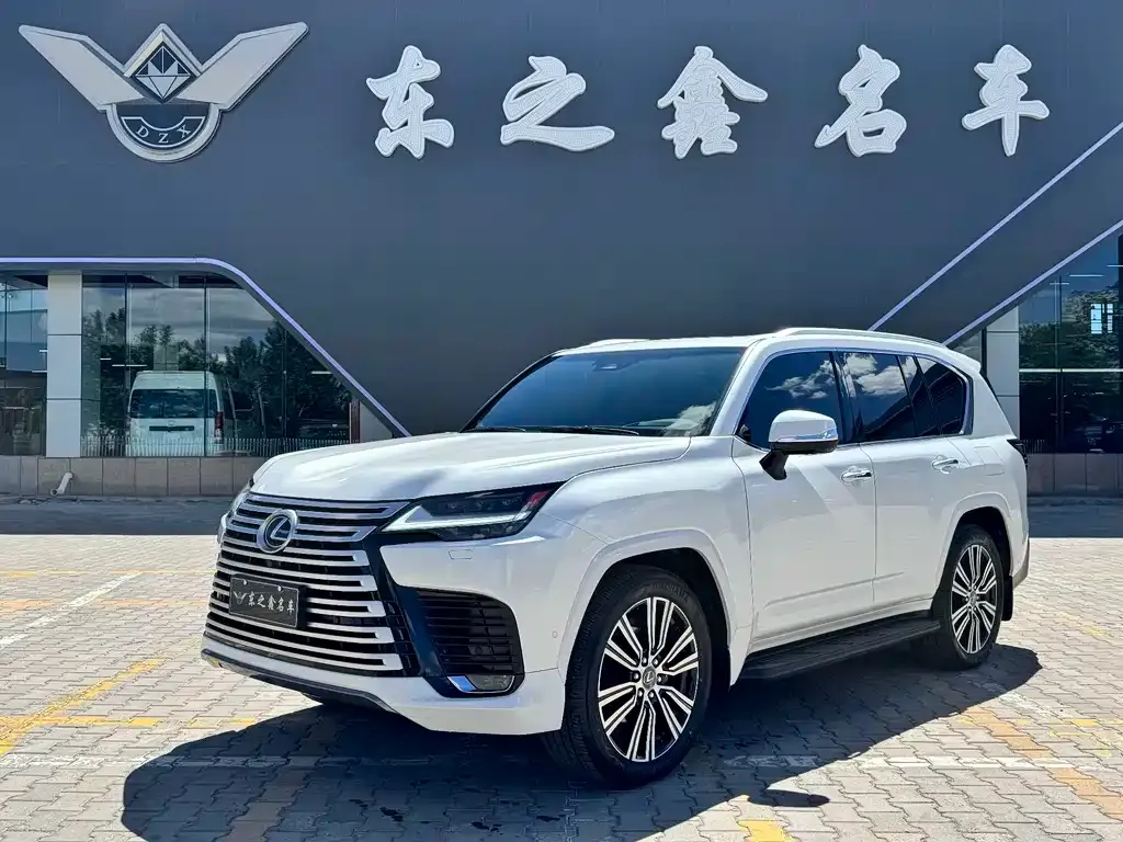 Lexus LX — фото 1