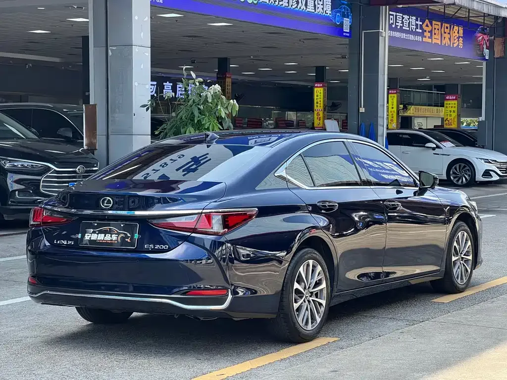 Lexus ES — фото 3