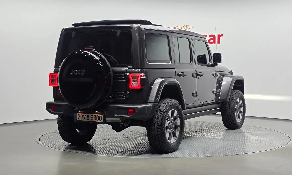Jeep Wrangler — фото 8
