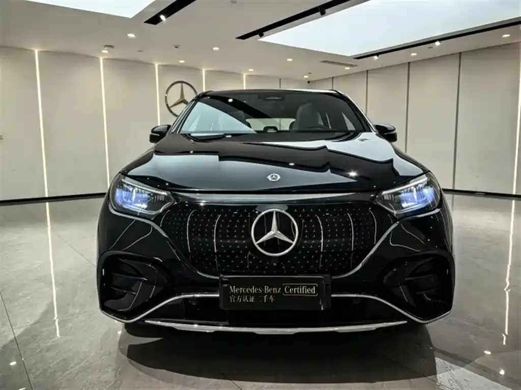 Mercedes-Benz EQE SUV — фото 10