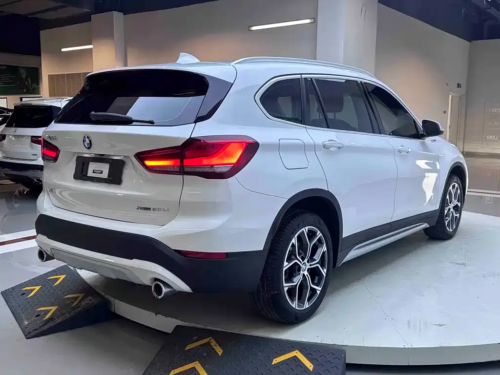 BMW X1 — фото 4
