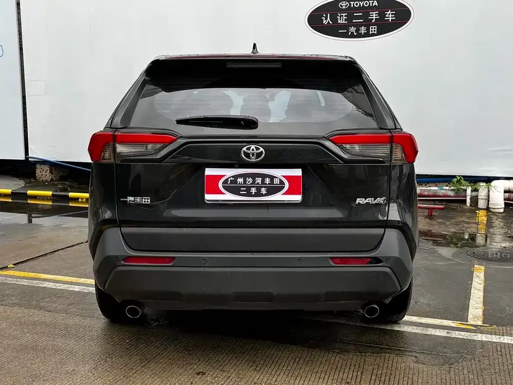 Toyota RAV4 — фото 2