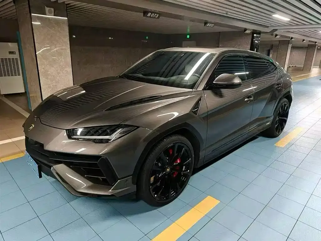 Lamborghini Urus — фото 1