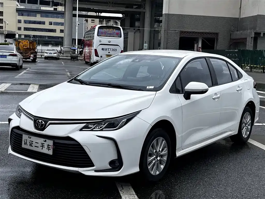 Toyota Corolla — фото 2