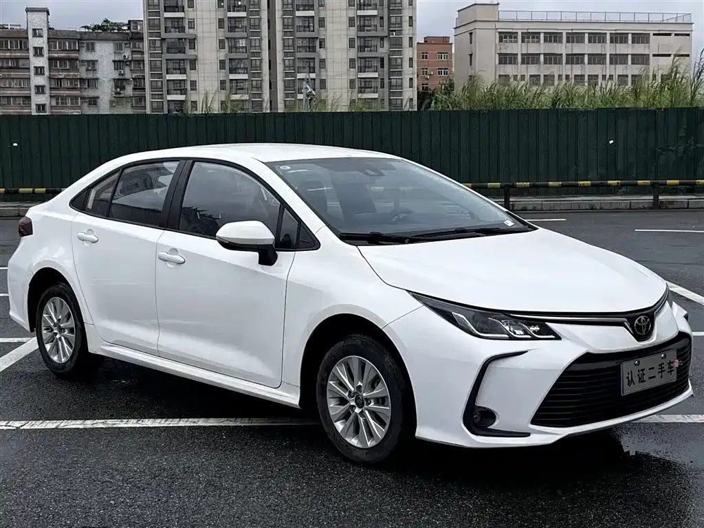 Toyota Corolla — фото 8