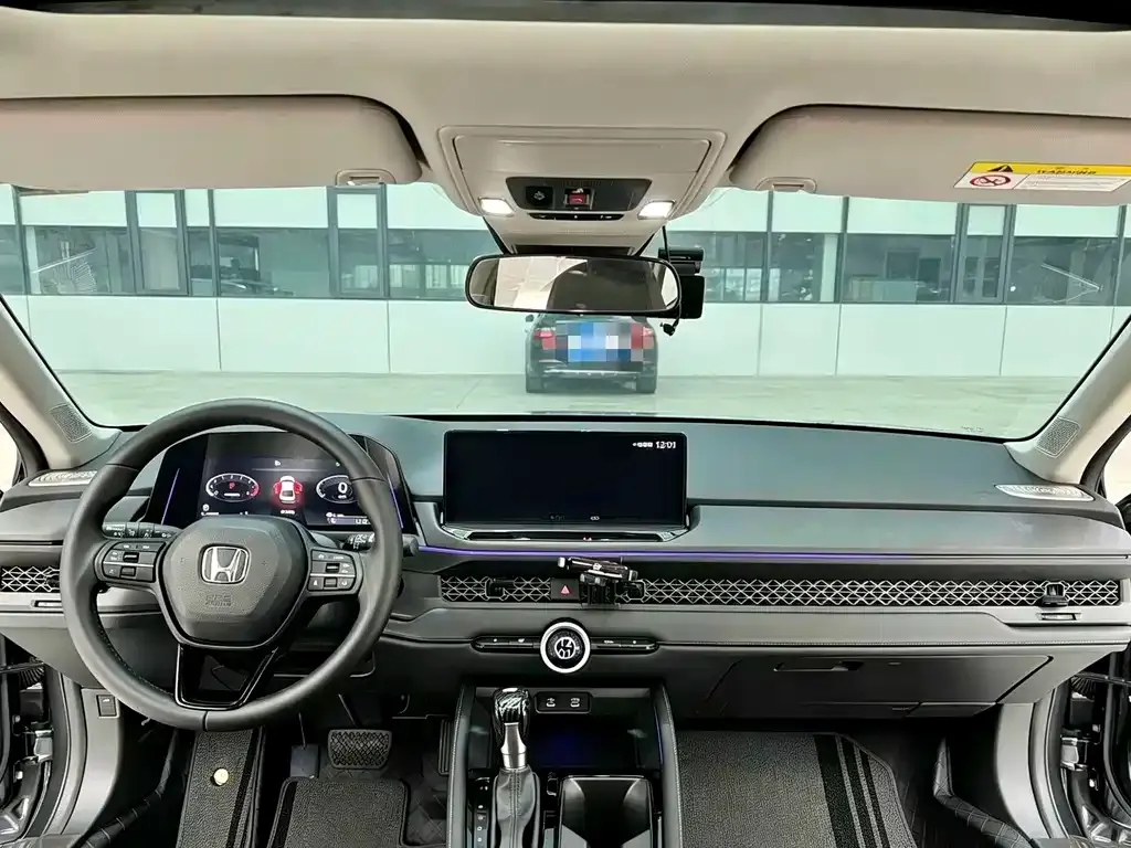 Honda Accord — фото 9