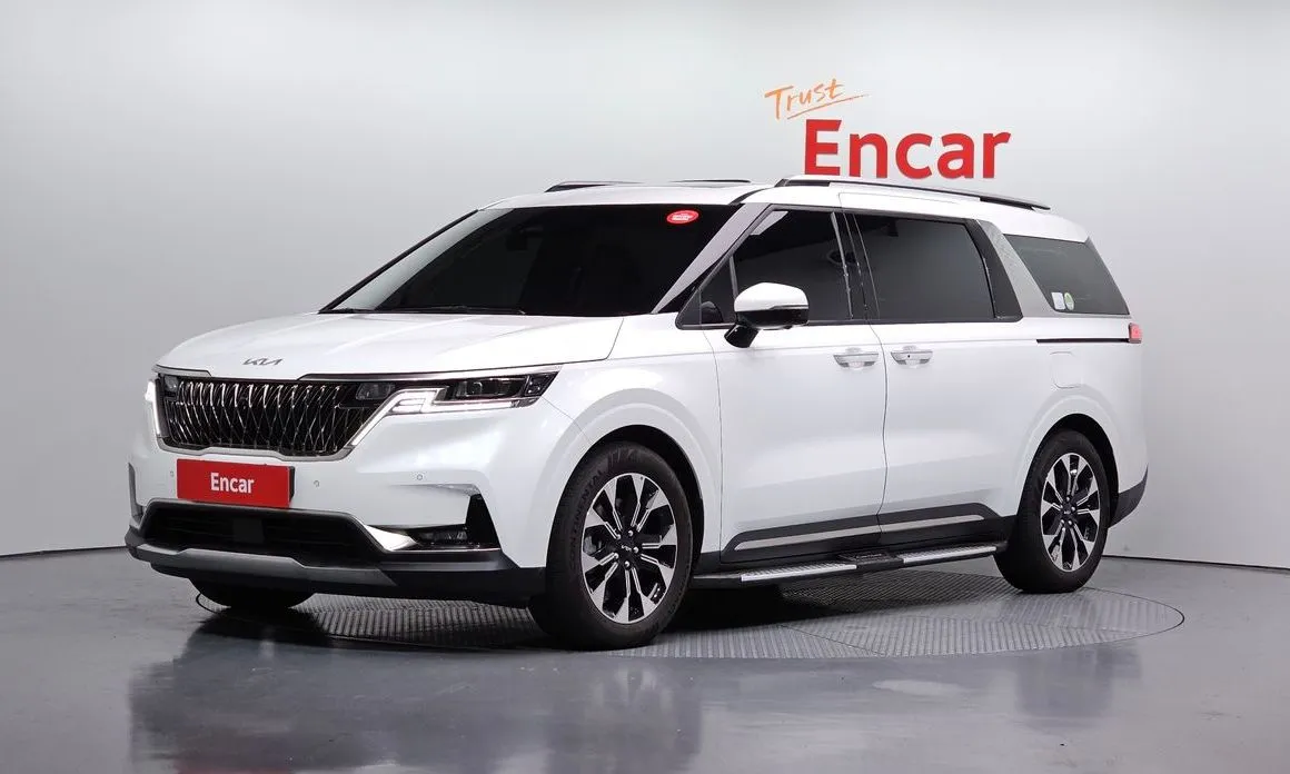 Kia Carnival — фото 1