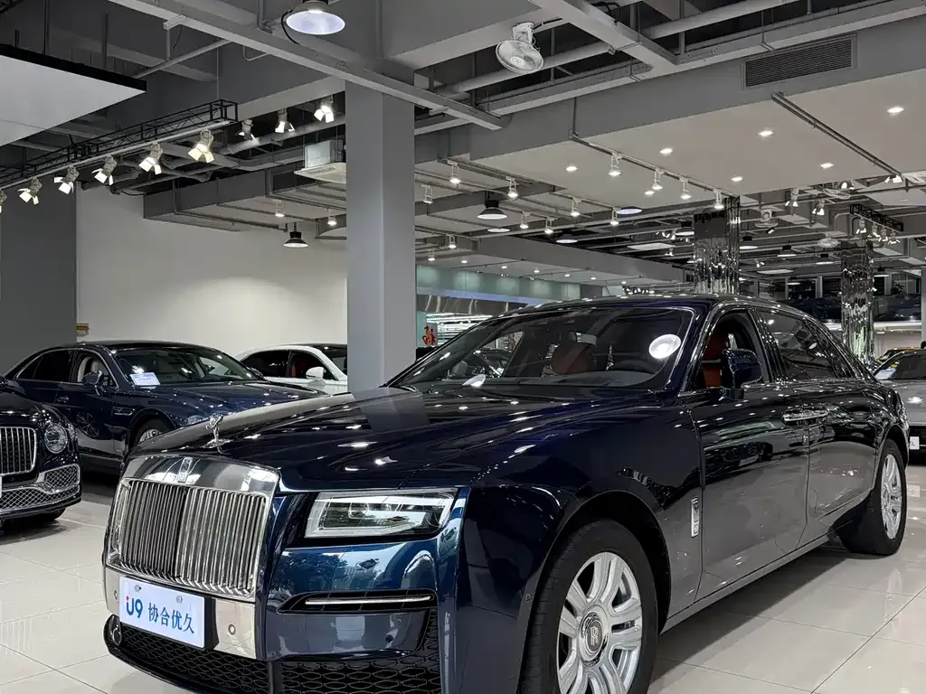 Rolls-Royce Ghost — фото 1