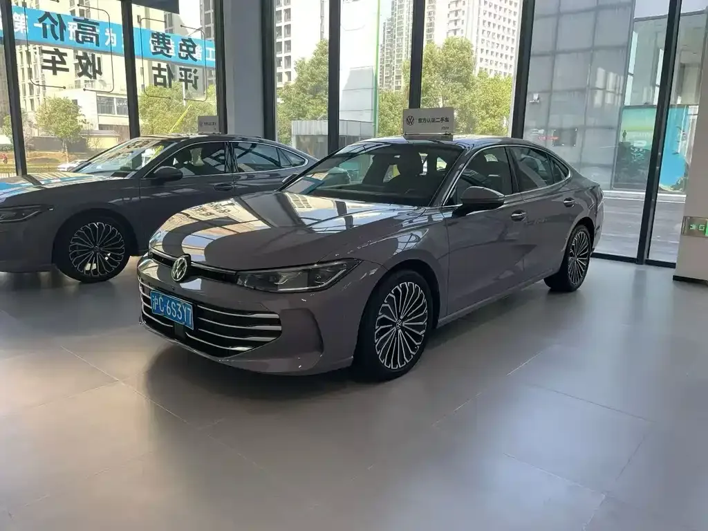 Volkswagen Passat — фото 1