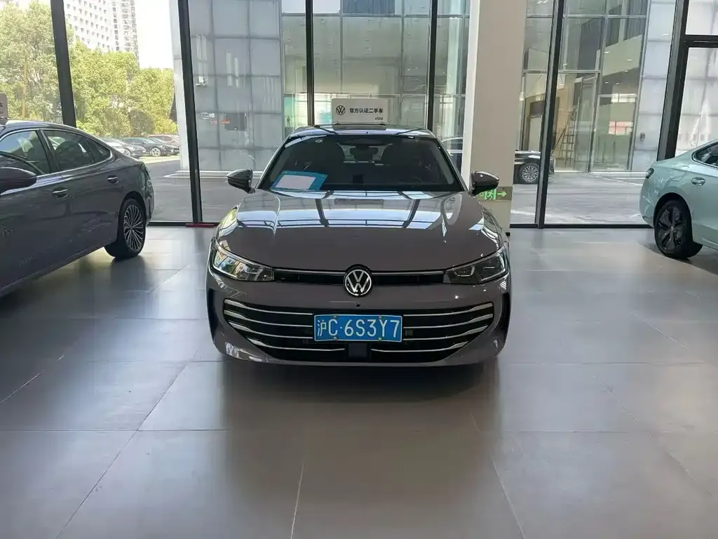 Volkswagen Passat — фото 7