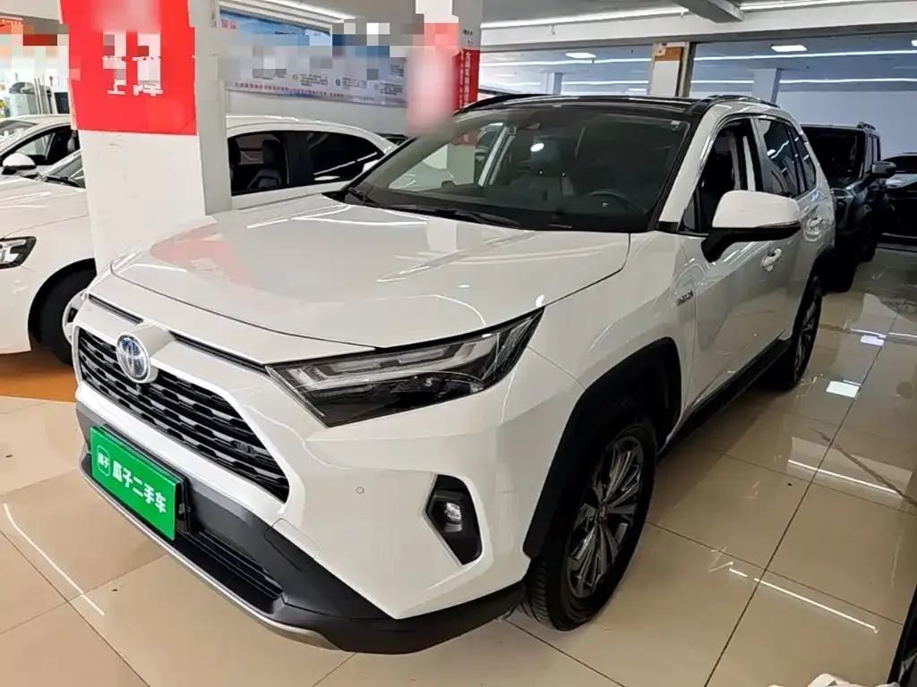 Toyota RAV4 — фото 7
