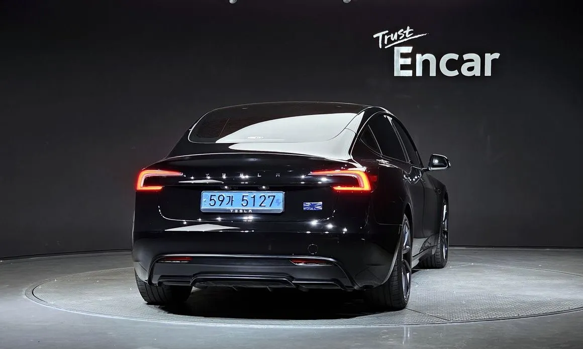 Tesla Model 3 — фото 6