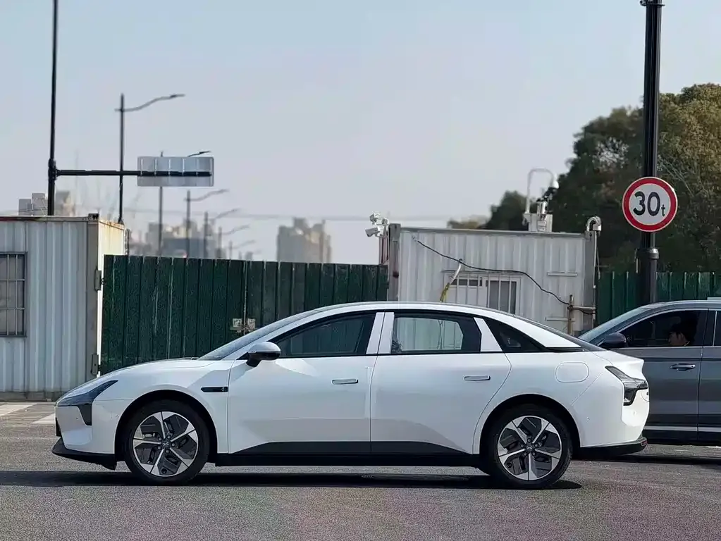 XPeng MONA M03 — фото 9