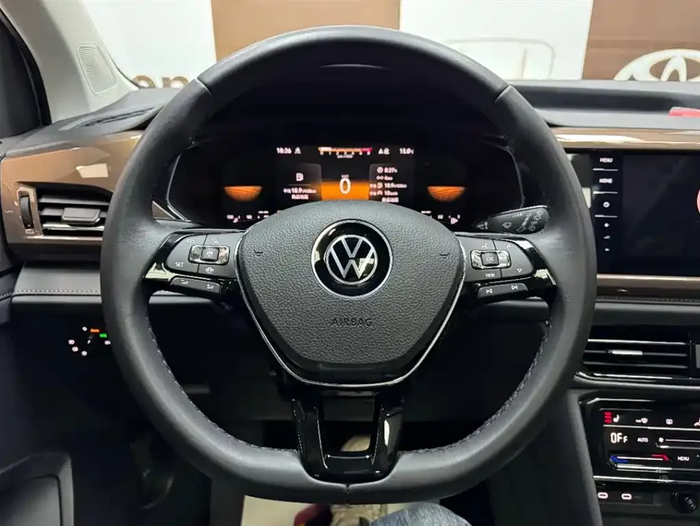 Volkswagen Tharu — фото 5