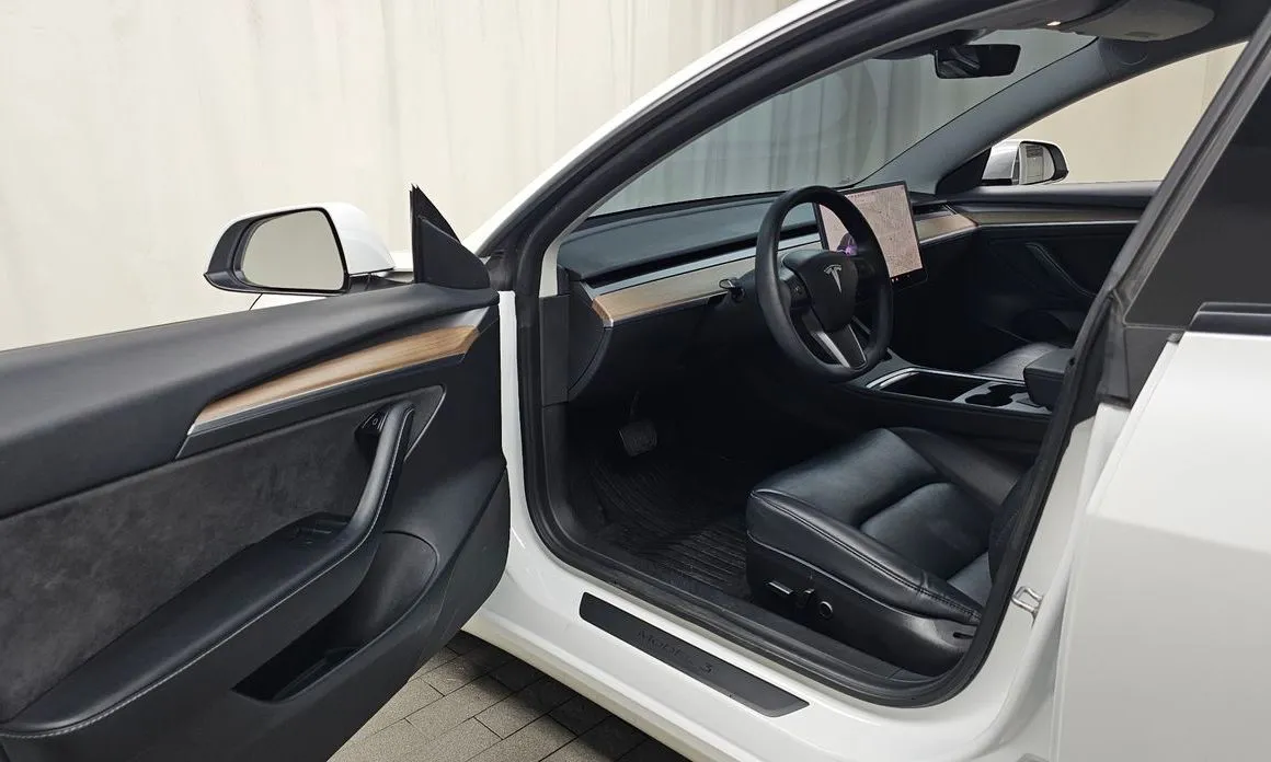 Tesla Model 3 — фото 2