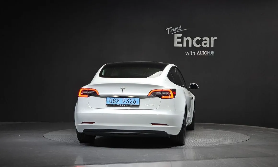 Tesla Model 3 — фото 3