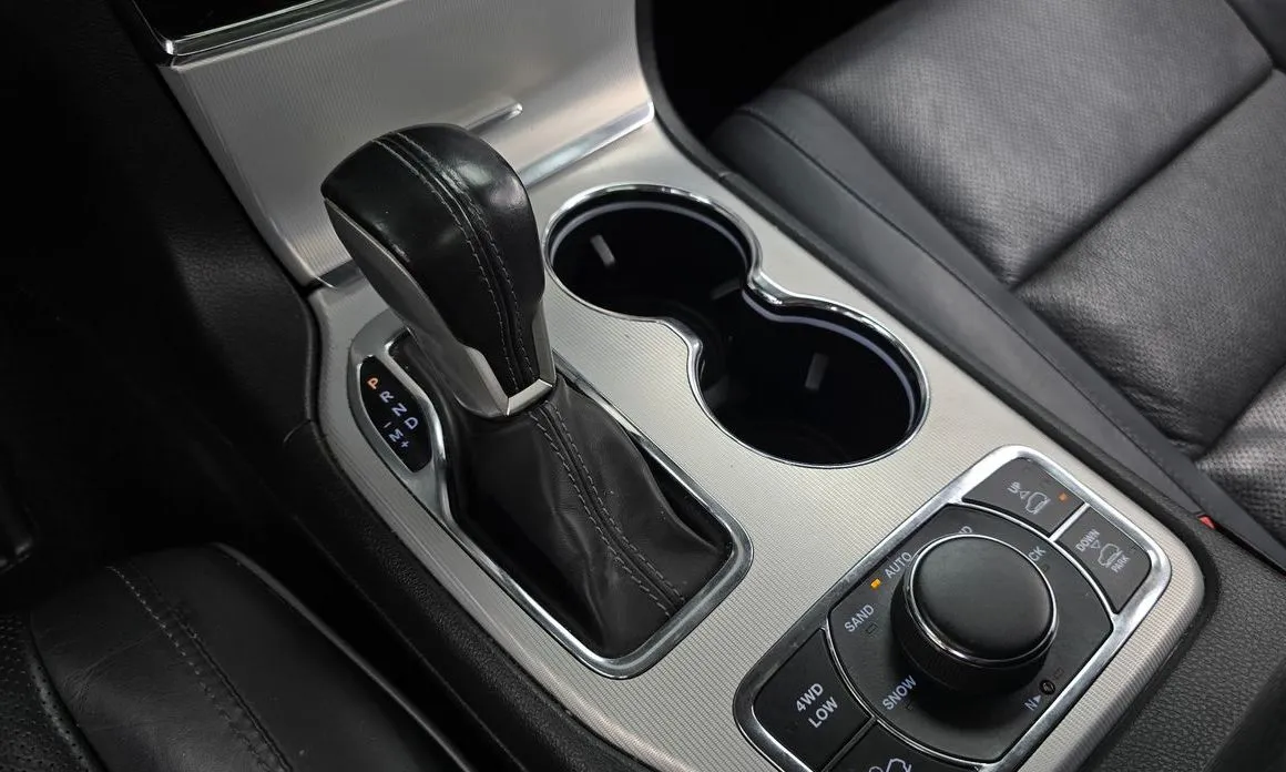 Jeep Cherokee — фото 9