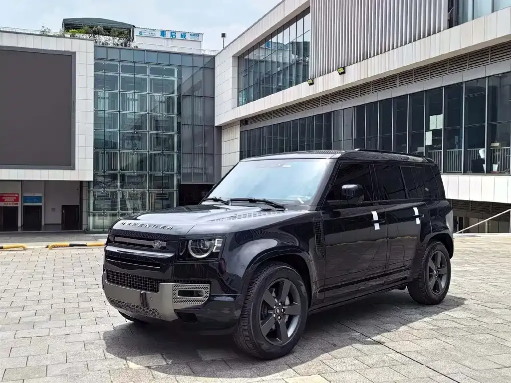Land Rover Defender — фото 1