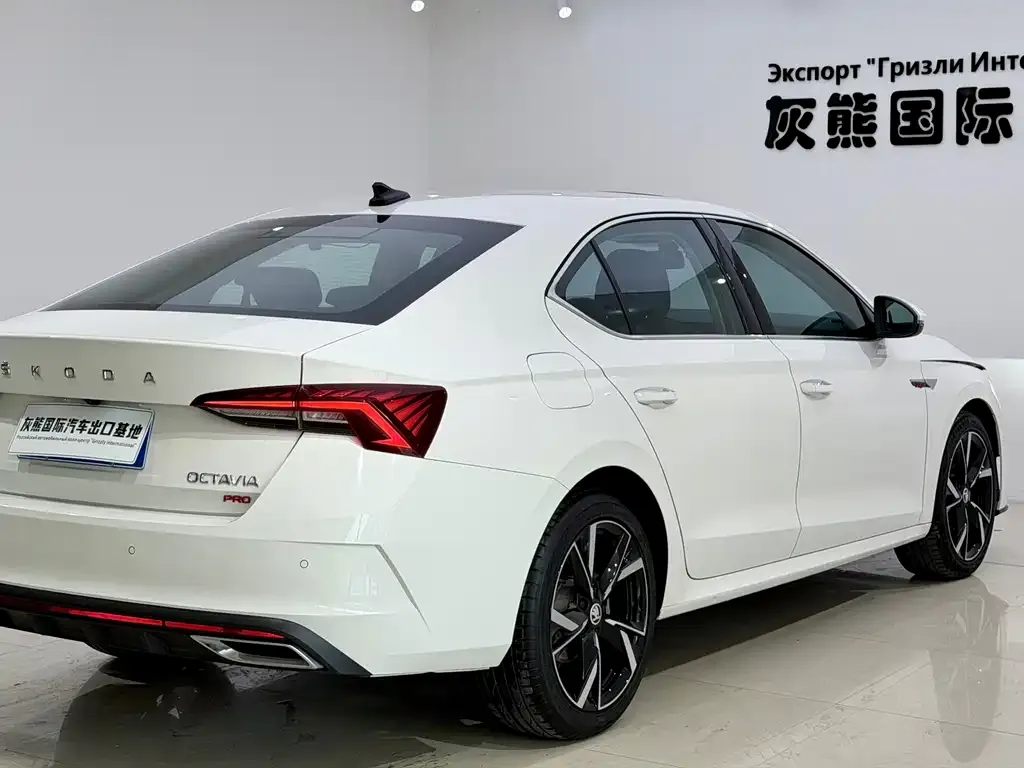 Skoda Octavia — фото 8