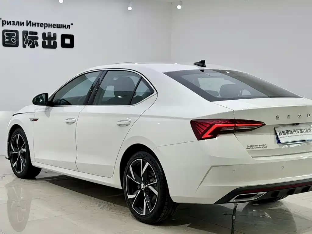 Skoda Octavia — фото 4