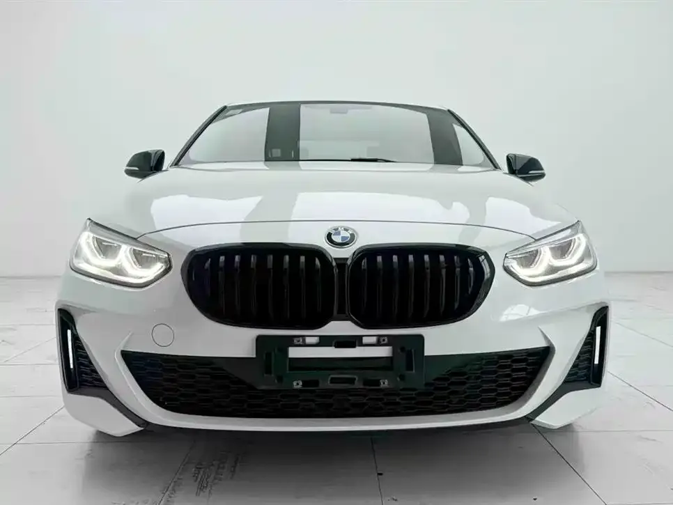 BMW 1 Series — фото 1