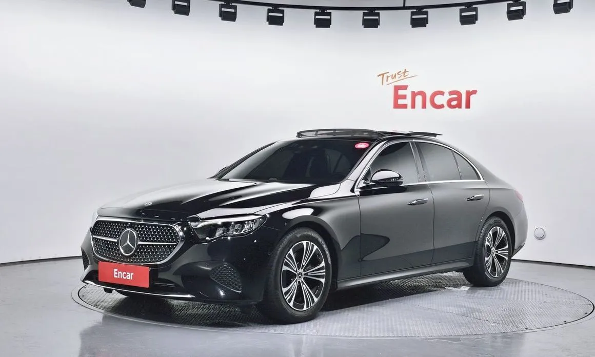 Mercedes-Benz E-Class — фото 1