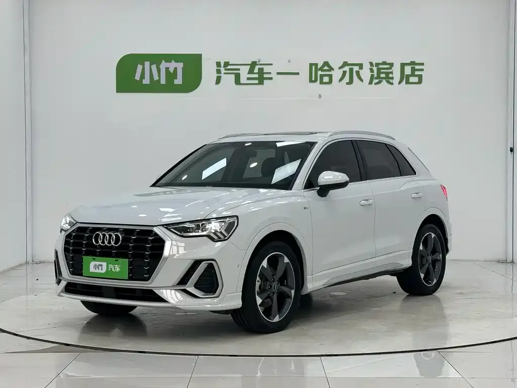 Audi Q3 — фото 1