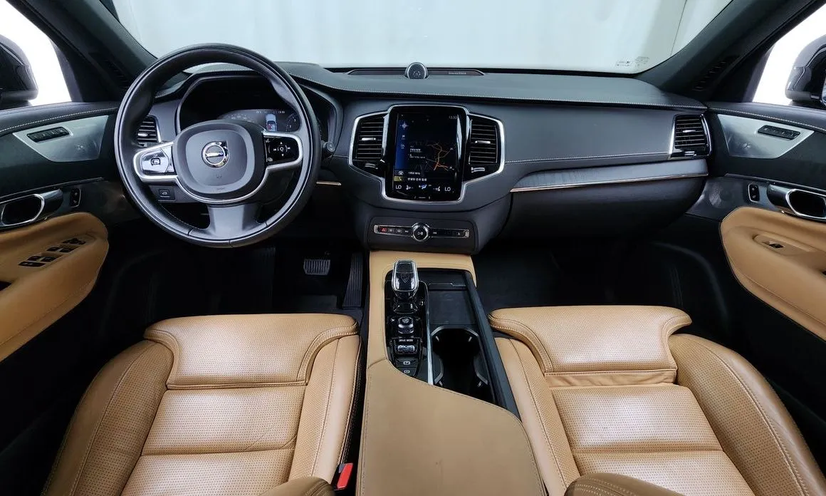 Volvo XC90 — фото 10