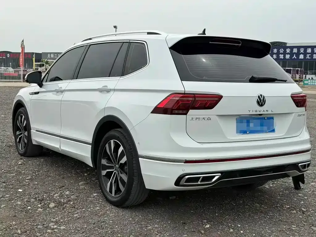 Volkswagen Tiguan L — фото 5