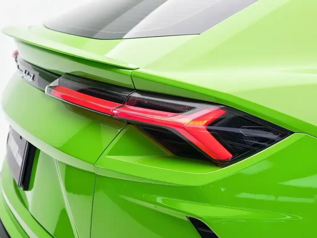 Lamborghini Urus — фото 6