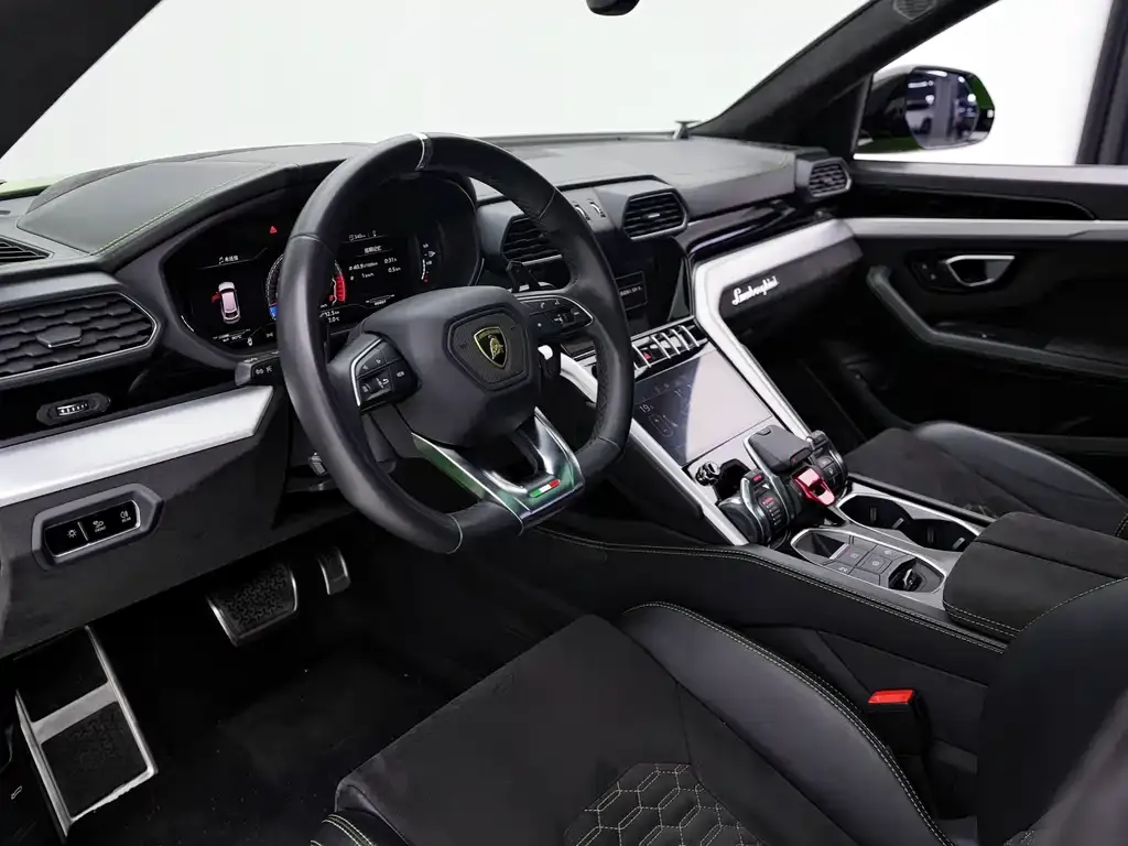 Lamborghini Urus — фото 9