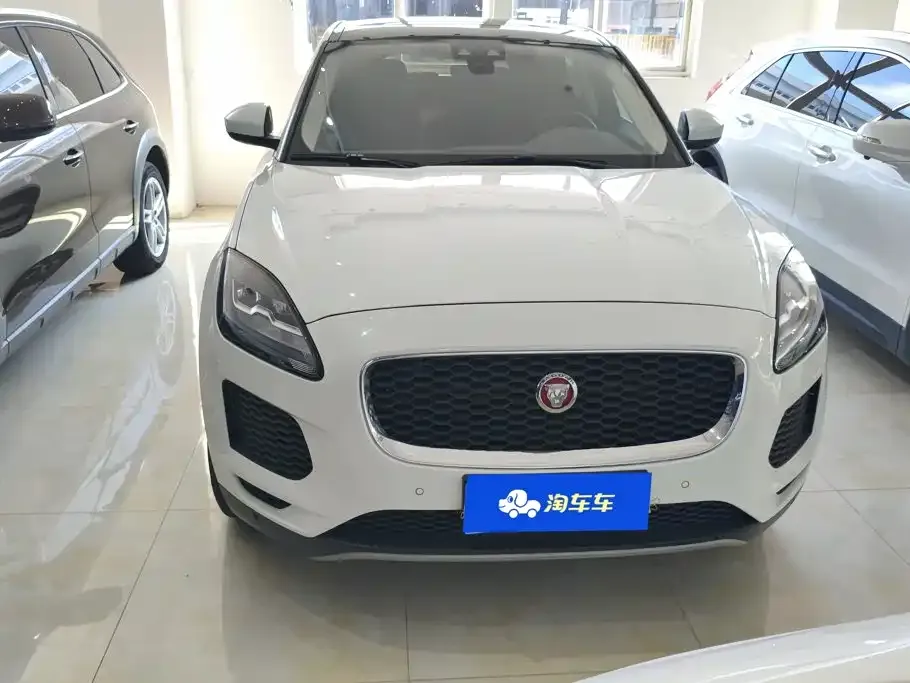 Jaguar E-PACE — фото 2