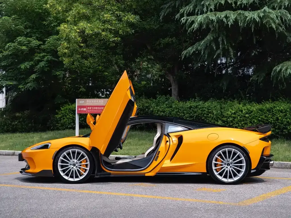 McLaren GT — фото 10