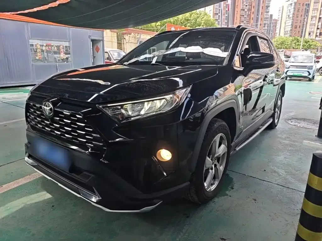 Toyota RAV4 — фото 10